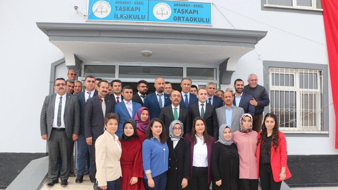 İl Milli Eğitim Müdürümüz Hacı Ömer KARTAL Eskil İlçesi Taşkapı Ortaokulu Z-Kütüphane ve Robotik Kodlama Sınıfı Açılışına Katıldı