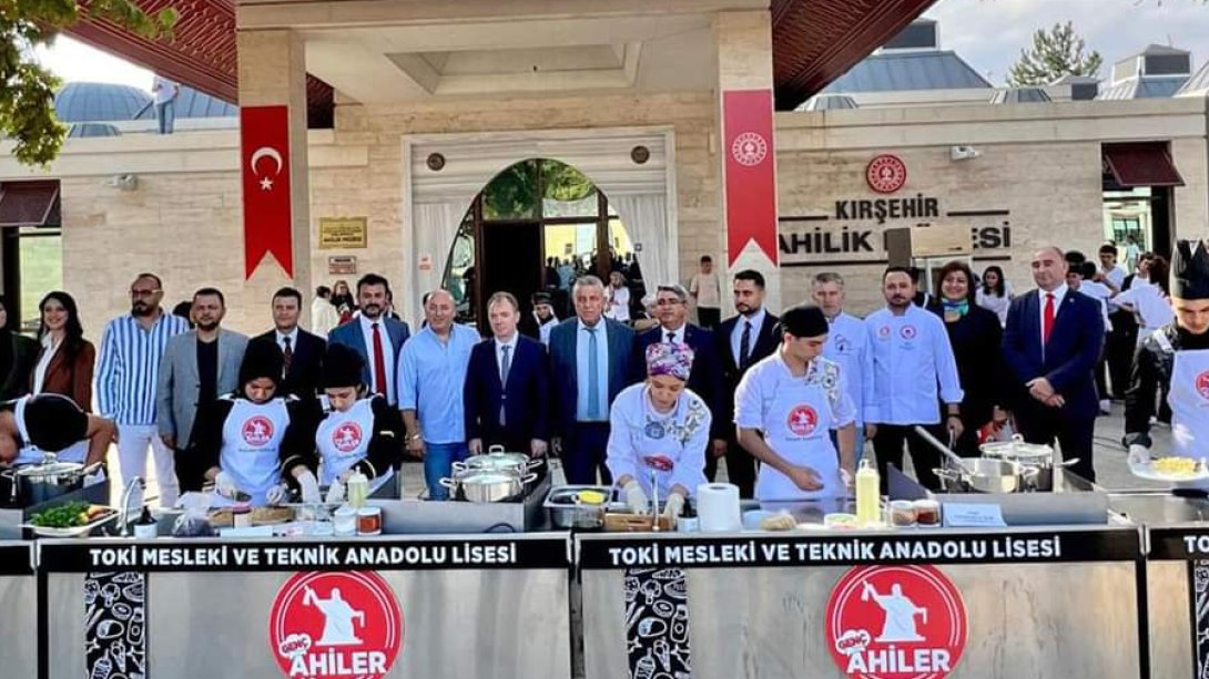 Uluırmak Mesleki ve Teknik Anadolu Lisesi, Ahilik Haftası Kutlamaları Kapsamında düzenlenen Bölgesel Liseler Arası Yöresel Yemek Yarışmasında İkinci Oldu