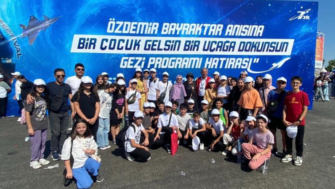 Adana'da TEKNOFEST Coşkusu: Binlerce Öğrenci Festivalde Uçaklarla Buluştu