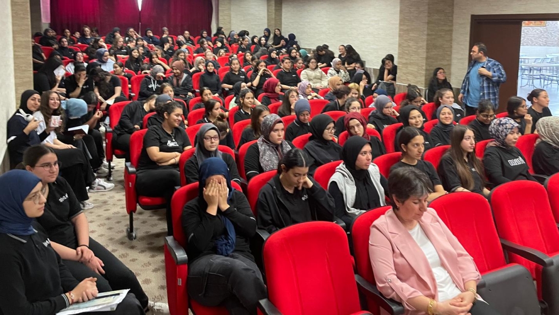 Üretken Yapay Zekânın Etik ve Güvenli Kullanımı" Eğitimi Gerçekleştirildi