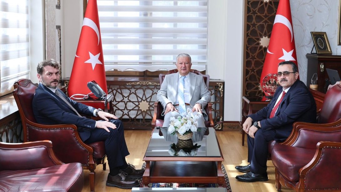 Yenilik ve Eğitim Teknolojileri Genel Müdürümüzden Valimiz Sayın Murat Duru'ya Ziyaret