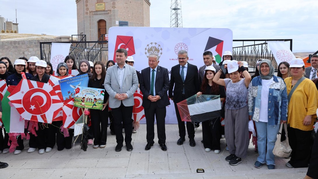 Uçurtmalar Aksaray'dan Barış İçin Gökyüzüne Yükseldi